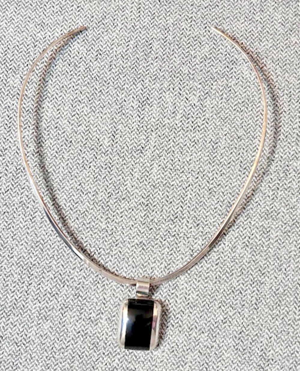 Vintage 925 Sterling Silver Collar Torc Choker Black Onyx Modernist Pendant 27g